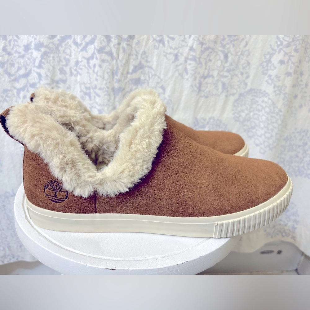 Timberland tan suede cozy shearling shoes sz W9